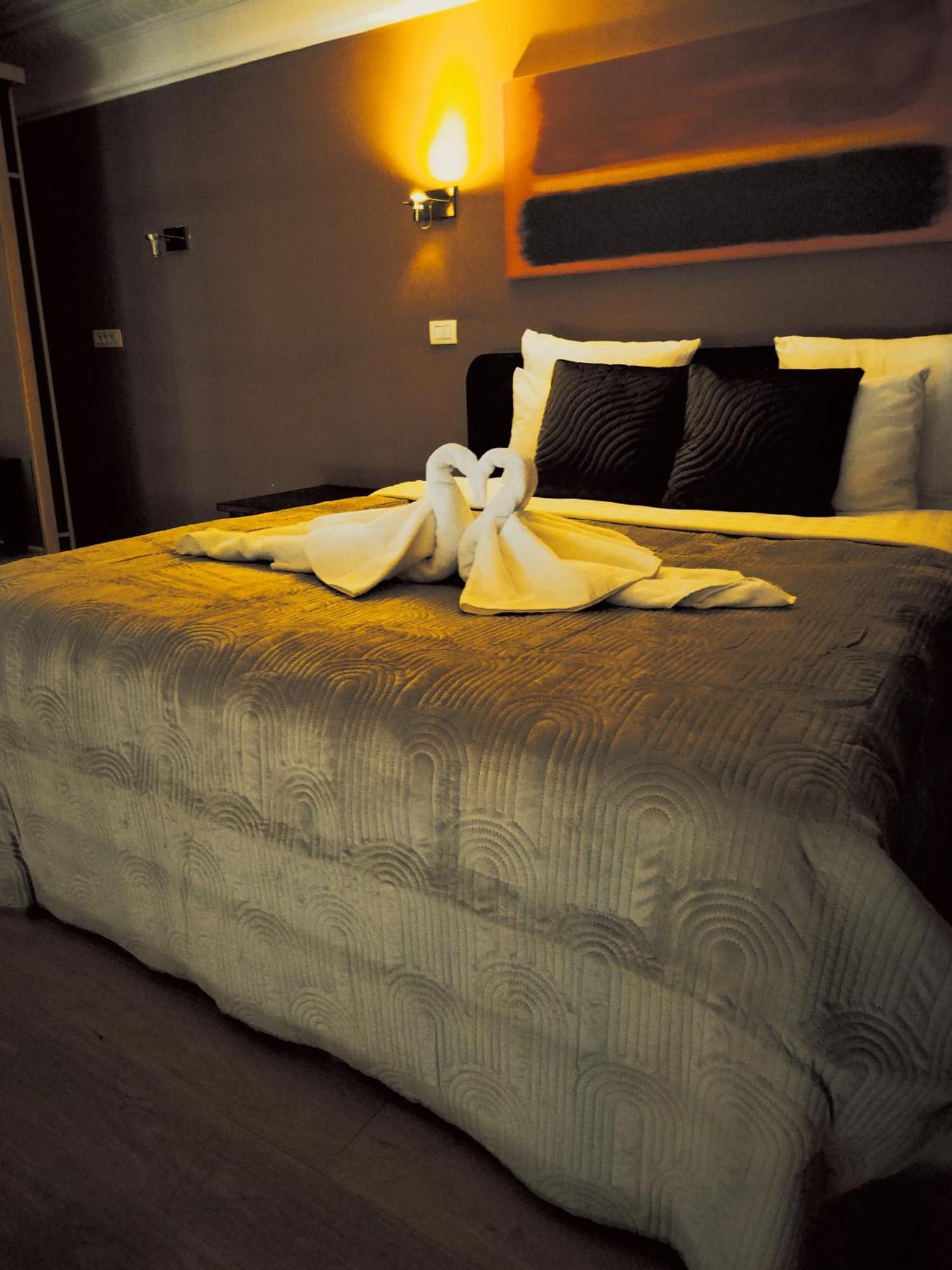 Luxury Suites Castel By Rikas Hotels Antwerp Bilik gambar
