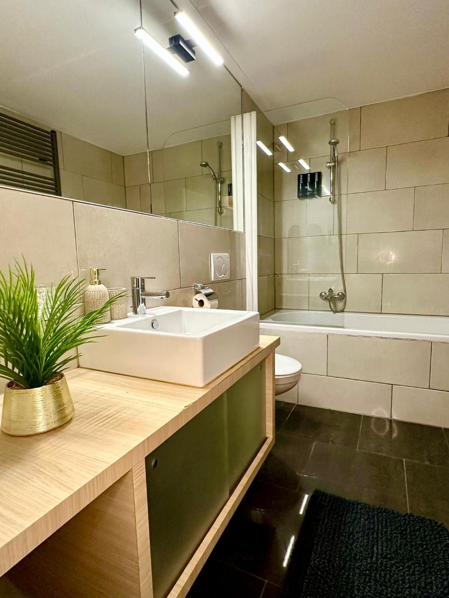 Luxury Suites Castel By Rikas Hotels Antwerp Luaran gambar